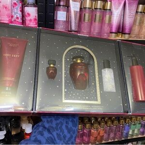 ♥️NWT, Victoria’s Secret, Very Sexy Ultimate Fragance gift set♥️